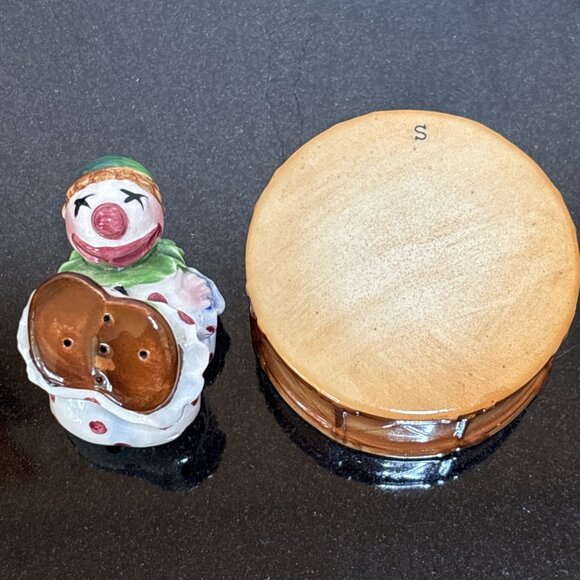 Vintage Clown Salt & Pepper Shakers Set Acrobat Drum with Original Cork Japan - Picture 2 of 10